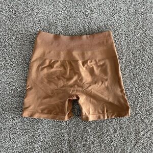 ALPHALETE— Amplify Shorts